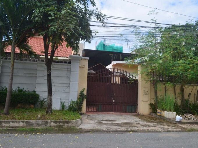 3 bedrooms villa for sale in Toul Kork