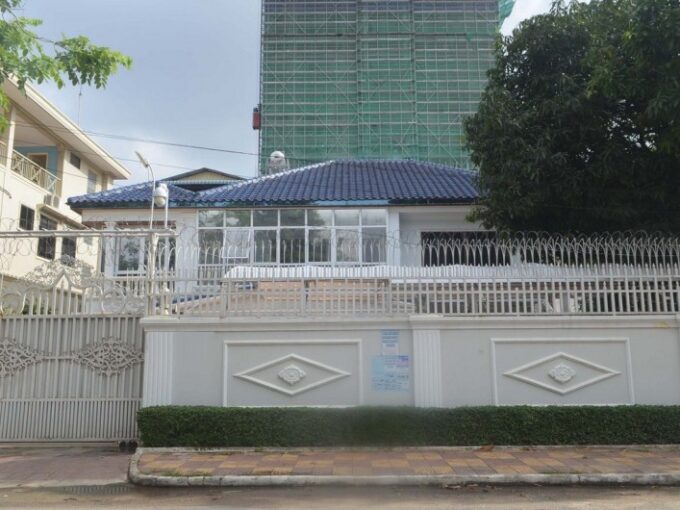 5-bedroom villa for rent in Toul Kork