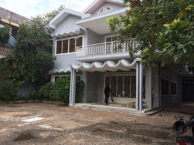 9 Bedrooms Villa for Rent In Daun Penh