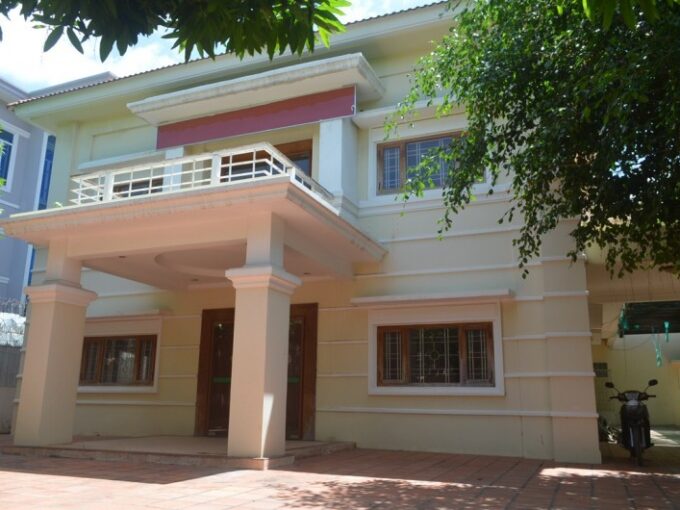 9-bedroom villa for rent in Toul Kork