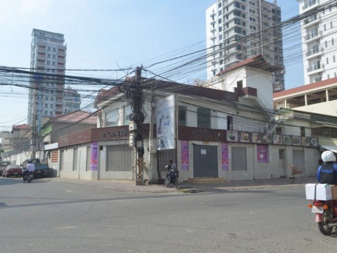 Commercial place on corner for rent at BKK2