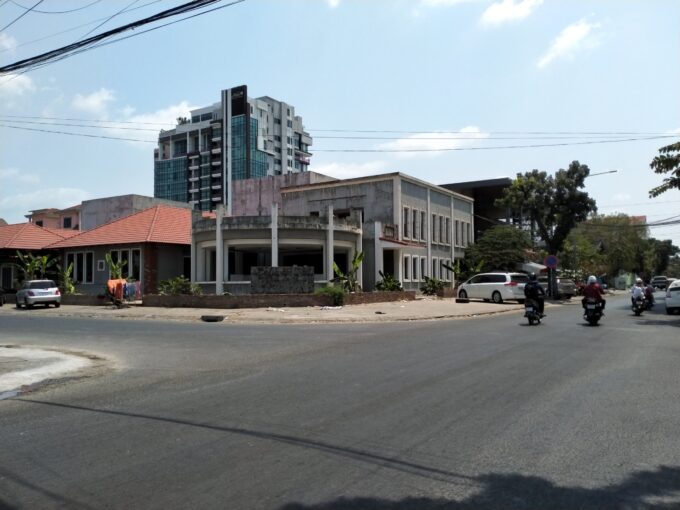 Corner Commercial Building for Rent in Daun Penh