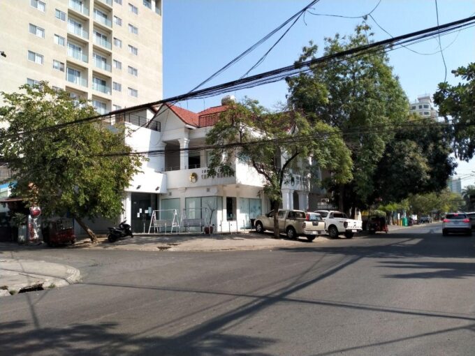 Corner Commercial Villa for Rent in BKK1