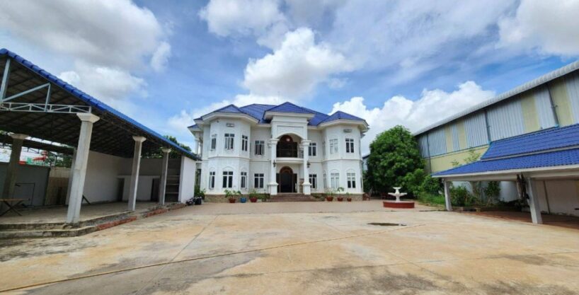 Corner Villa for sale in Phnom Penh near AEON Mall Sen Sok