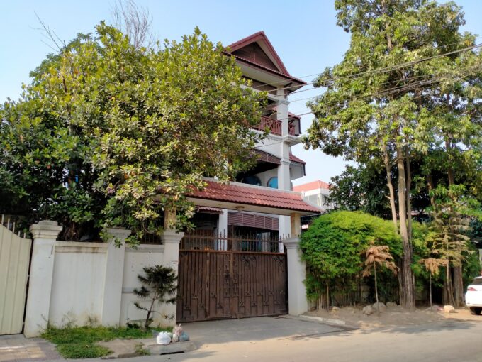 Five Bedrooms Villa for Sale in Toul Kork