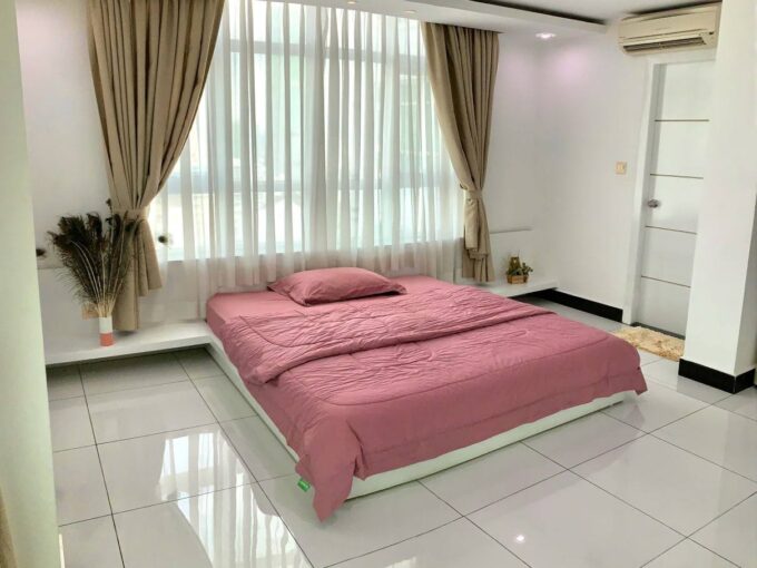 Fully Furnished Three Bedrooms Apartment for Rent In Boeng Keng Kang