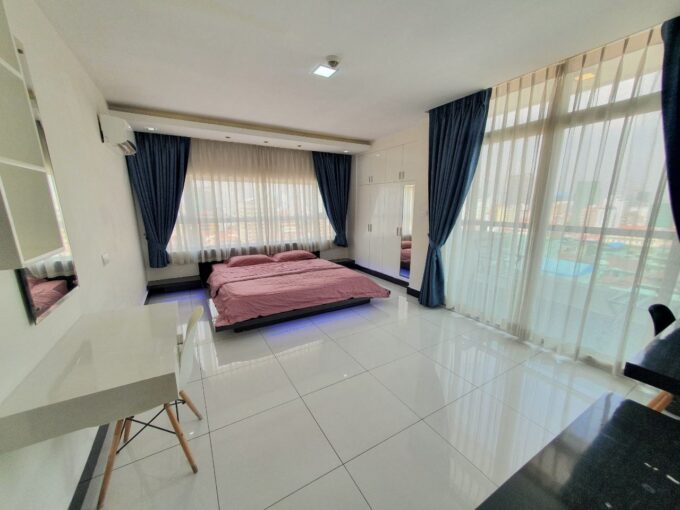 Good Location 3 Bedrooms Condominium for rent access to gym