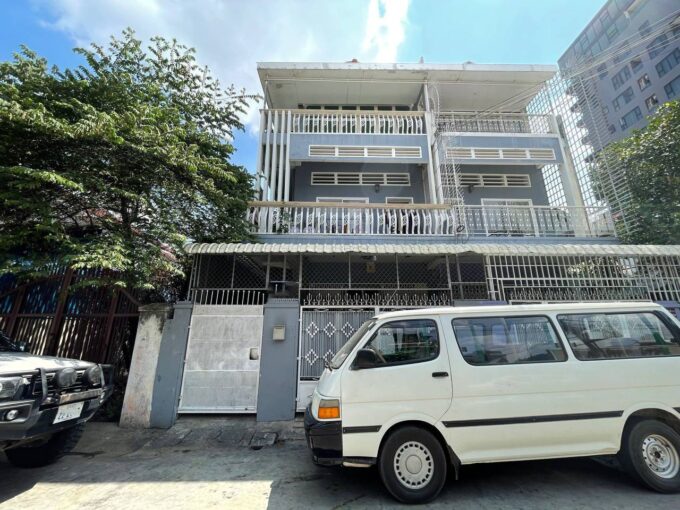 Ground floor House for rent near Tuol Kork Market