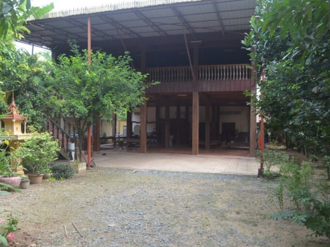 Khmer woody house for sale in Veal sbov