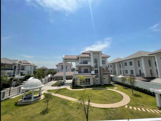 King A Villa For Sale In Borey Peng Huoth Boeng Snor Eco Melody