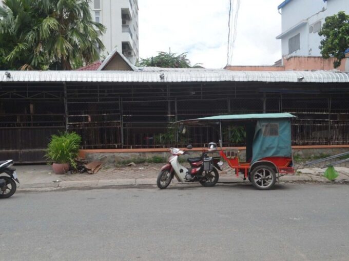 Land in Tonle Bassac for rent