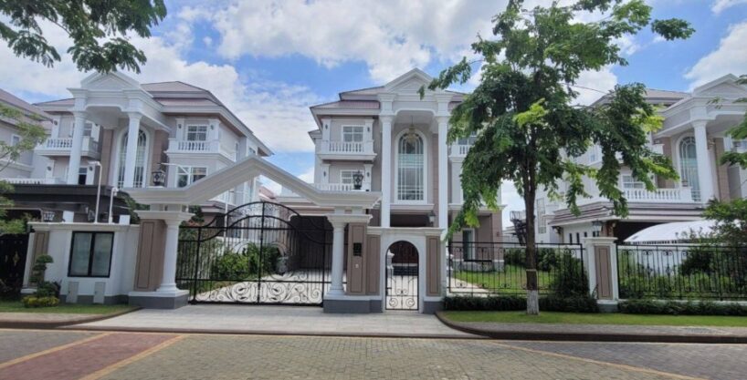 Luxurious Queen Villa for Sale in Phnom Penh - Spacious & Elegant