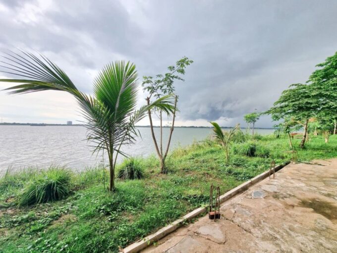 Luxury Villa & Land For Sale along Mekong River in Chroy Changvar