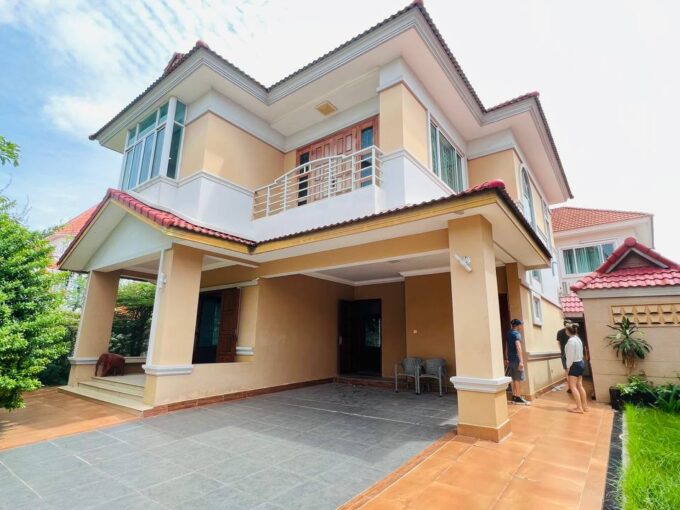 Luxury Villa for Rent in Borey Basac Garden City