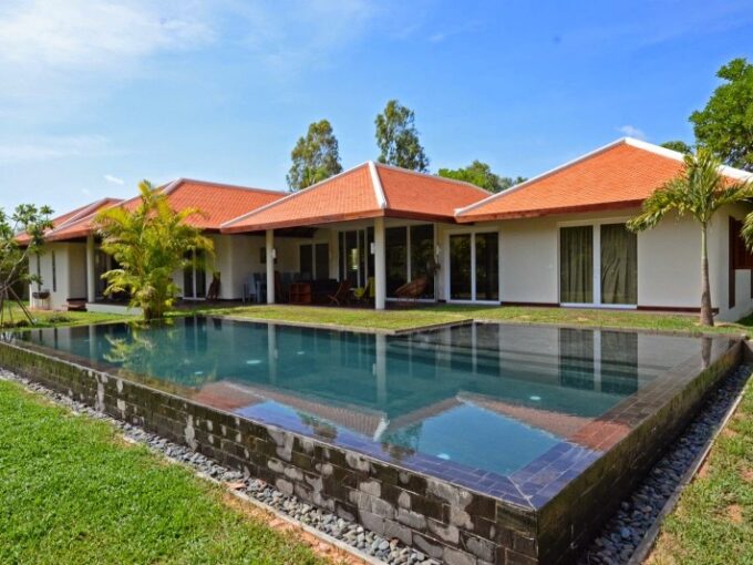 Luxury beautiful villa in Siem Reap for sale