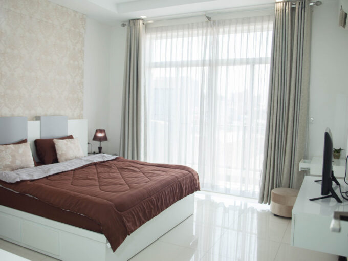 Modern 1 Bedroom Apartment for rent in BKK3 area is free booking now!