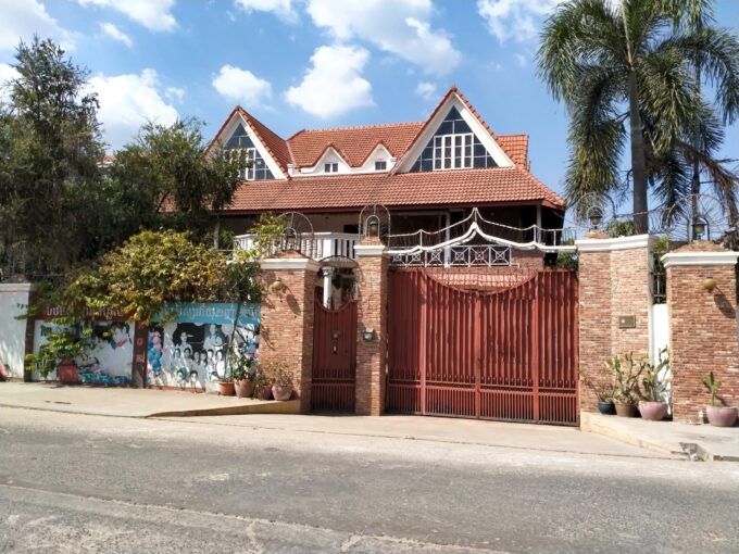 Nice Villa for Rent in Phnom Penh Thmei near AEON Mall 2