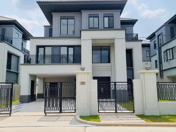 Queen Villa For Sale In Borey Chip Mong 60M  Near By Project AEON3 Market