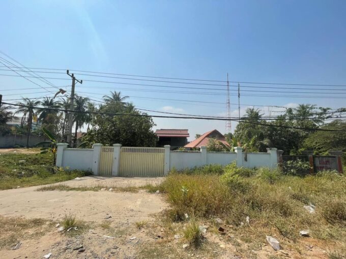 Spacious House For Sale in Good Location Near Phnom Penh