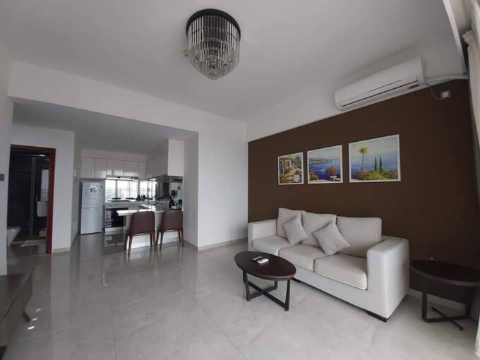 Spacious One Bedroom – Service Apartment with Balcony in Daun Penh available now