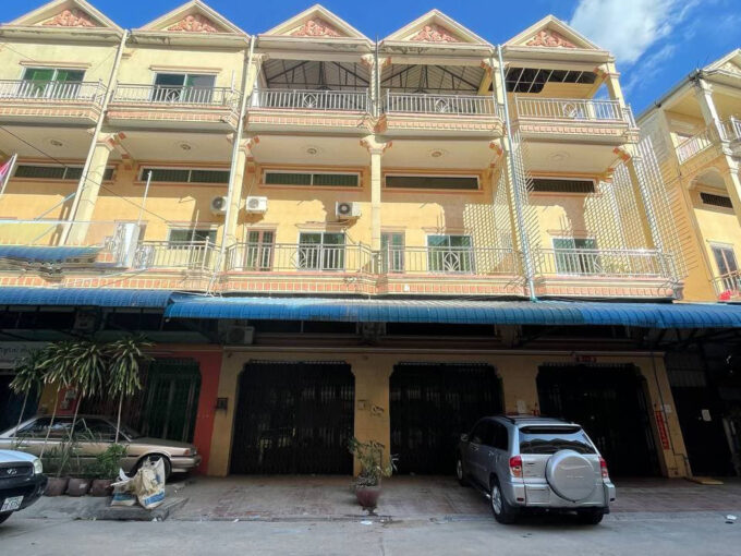 Spacious Shophouse with Good Location for rent in Tuol Kork