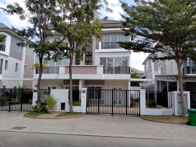 Twin Villa for Sale in Borey Peng Huoth Boeung Snor