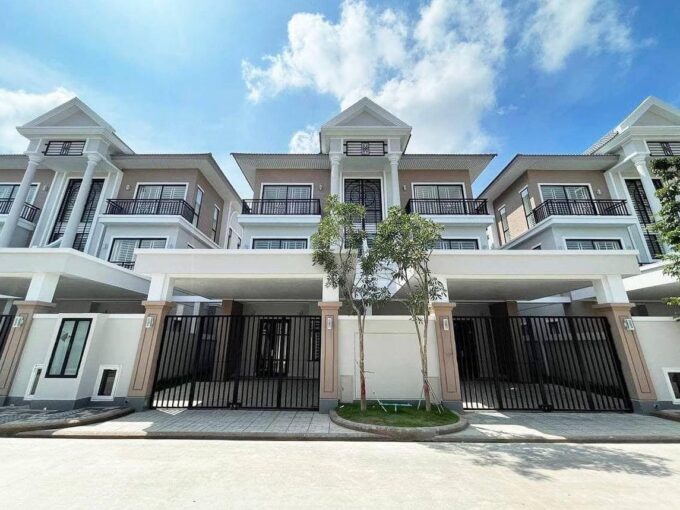 Very Nice 4bedroom for Rent In Borey Peng Hourt Beng Snor