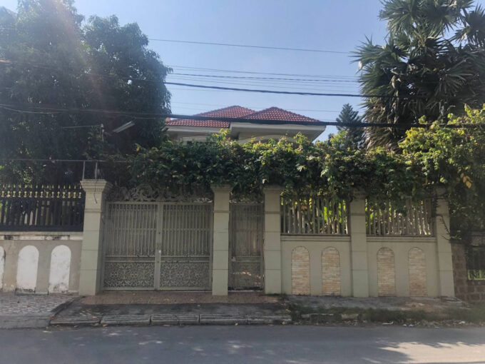 Villa For Rent at Good located in Phnom Penh City Near IFL University.