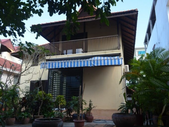 Villa For Rent or Sale In Boeung Tompun