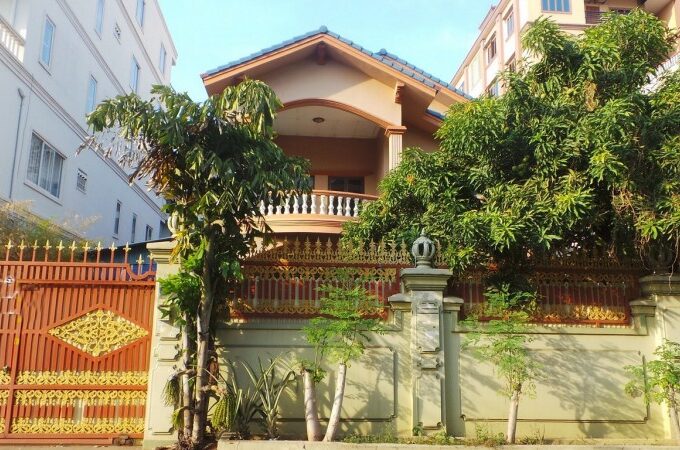 Villa at Toul Tompong for rent