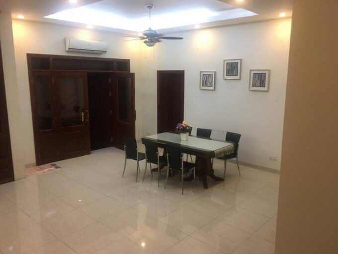 Villa with 5bedroom for rent in bassac