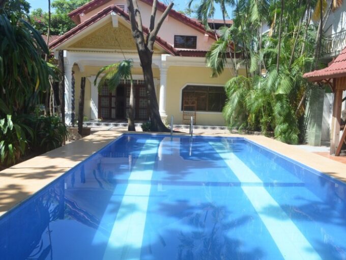 Villa with swimming pool for rent in Toul Kork