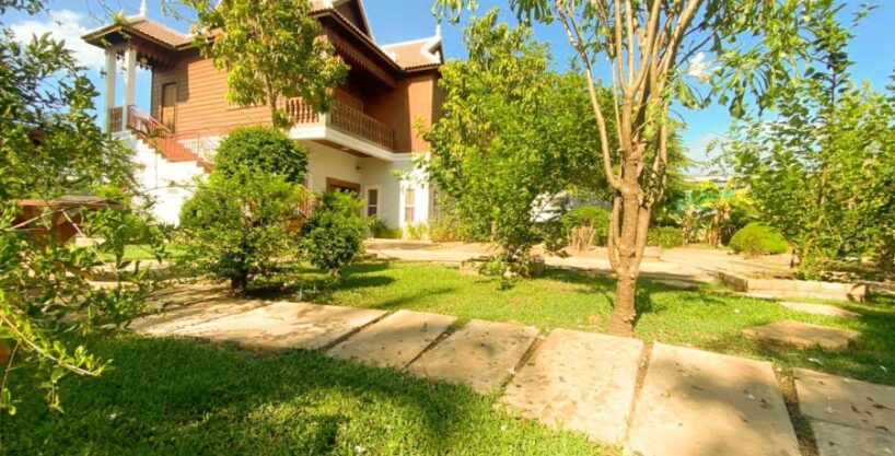 Luxury wooden 3 bedroom house for rent in Siem Reap