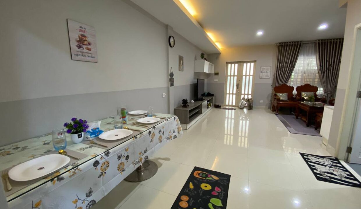 Fully Furnished 3 Bedroom Villa for Rent in Russey Keo Kitchen