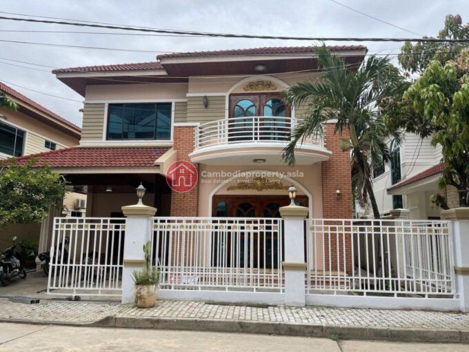 Villa 4bedrooms 5bathroom for rent at Borey Chamkamorn