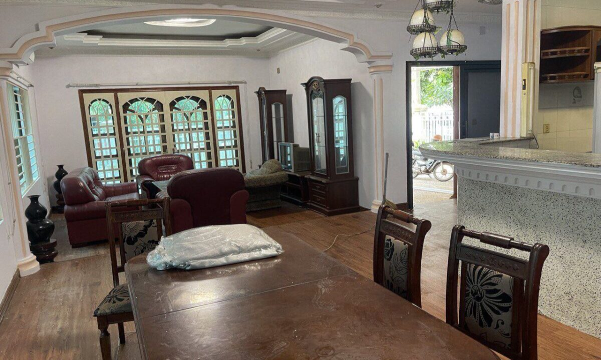 4 Bedroom Villa for rent in Tonle Bassac, Borey Chamkarmon Phnom Penh Dinning Table