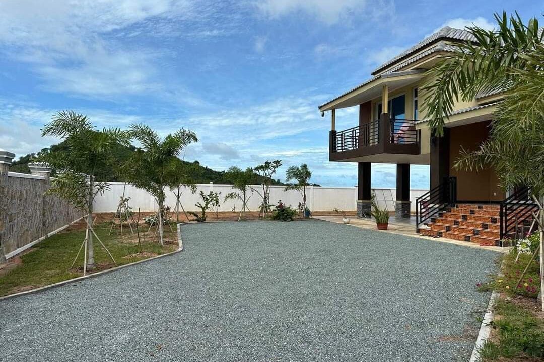 Big Space House & Land in Kep