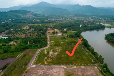 Waterfront Land for sale in Kampot.Discover the ultimate investment with Waterfront Land for Sale in Kampot—where serenity meets opportunity along the stunning Teuk Chhu River.