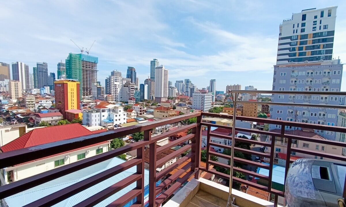 21Units Apartment Building for Lease in Toul Tom Pong (Russian Market) - Spacious & Modern Balcony