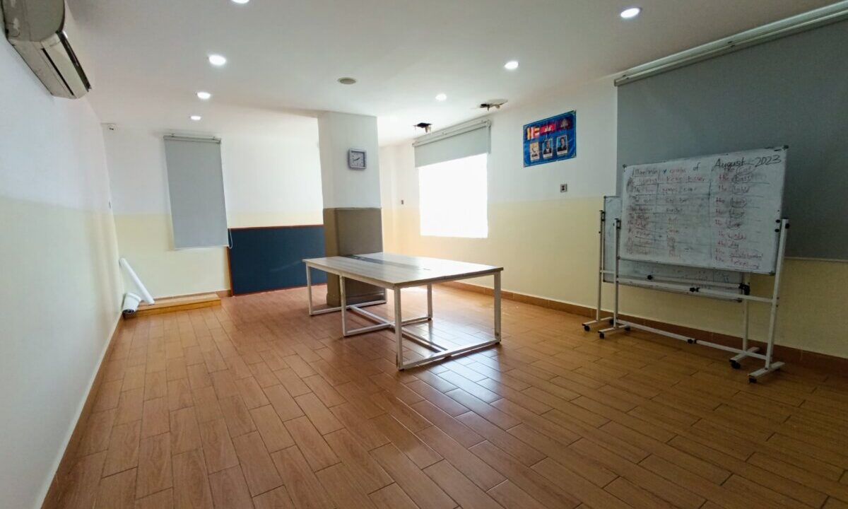 21Units Apartment Building for Lease in Toul Tom Pong (Russian Market) - Spacious & Modern Office Space