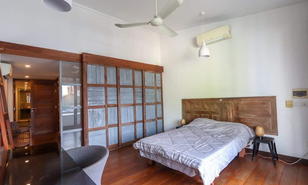 Renovated 3 Bedroom Apartment For Rent - Wat Phnom, Phnom Penh 3 Bedroom