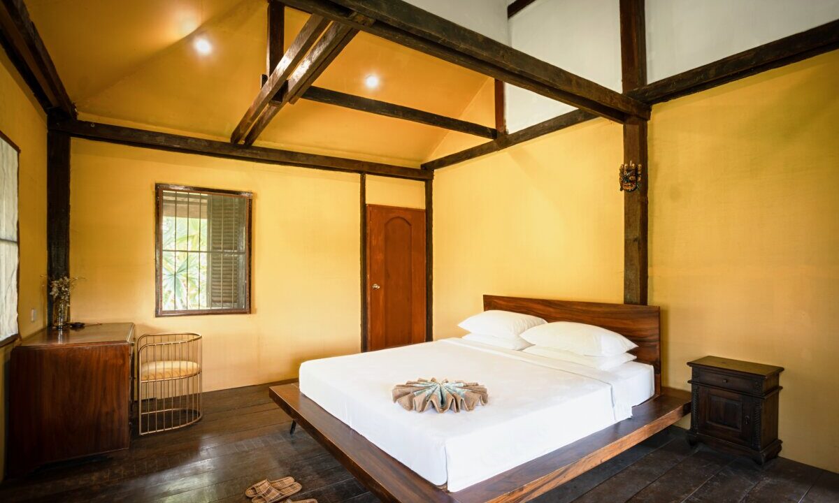 Master Bedroom Wooden Villa Koh Dach