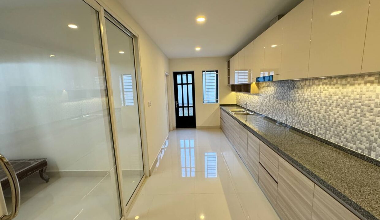 5 Bedroom Villa Twin B for Sale - Borey Peng Huoth, Chbar Ampov