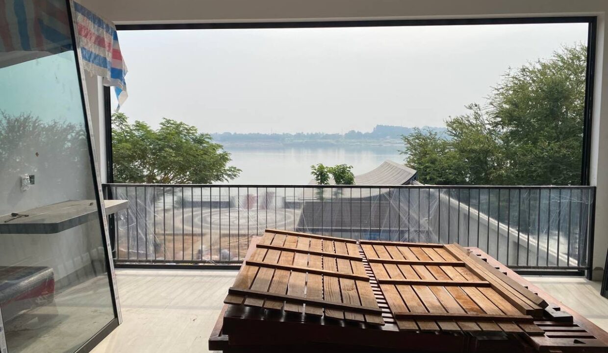 Stunning 14-Unit Riverfront Apartment for Rent in Phnom Penh Nice View